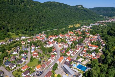 Luftbildaufnahme von Lichtenstein-Honau