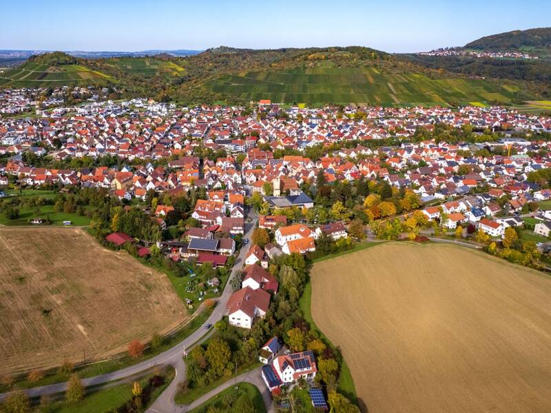 Luftbildaufnahme von Metzingen-Neuhausen
