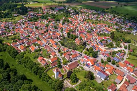 Luftbildaufnahme von Römerstein-Zainingen