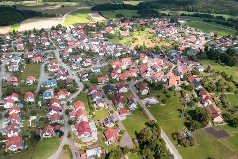Luftbildaufnahme von St. Johann-Bleichstetten