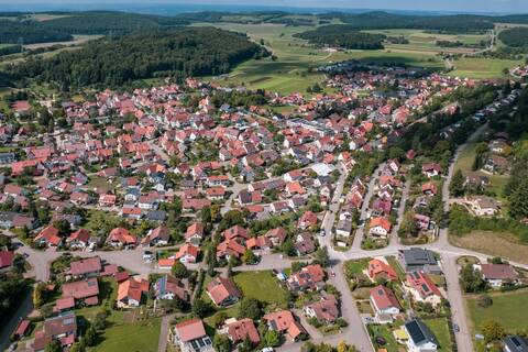 Luftbildaufnahme von St. Johann-Würtingen