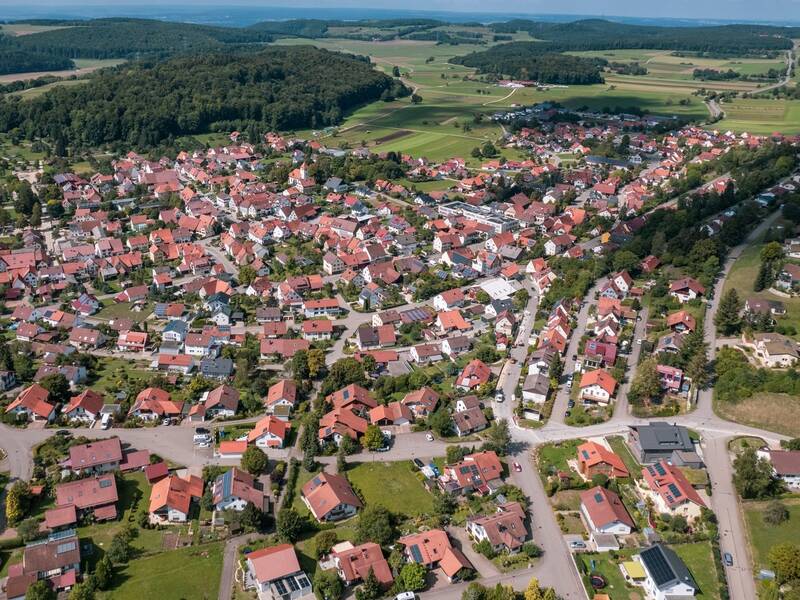 Luftbildaufnahme von St. Johann-Würtingen